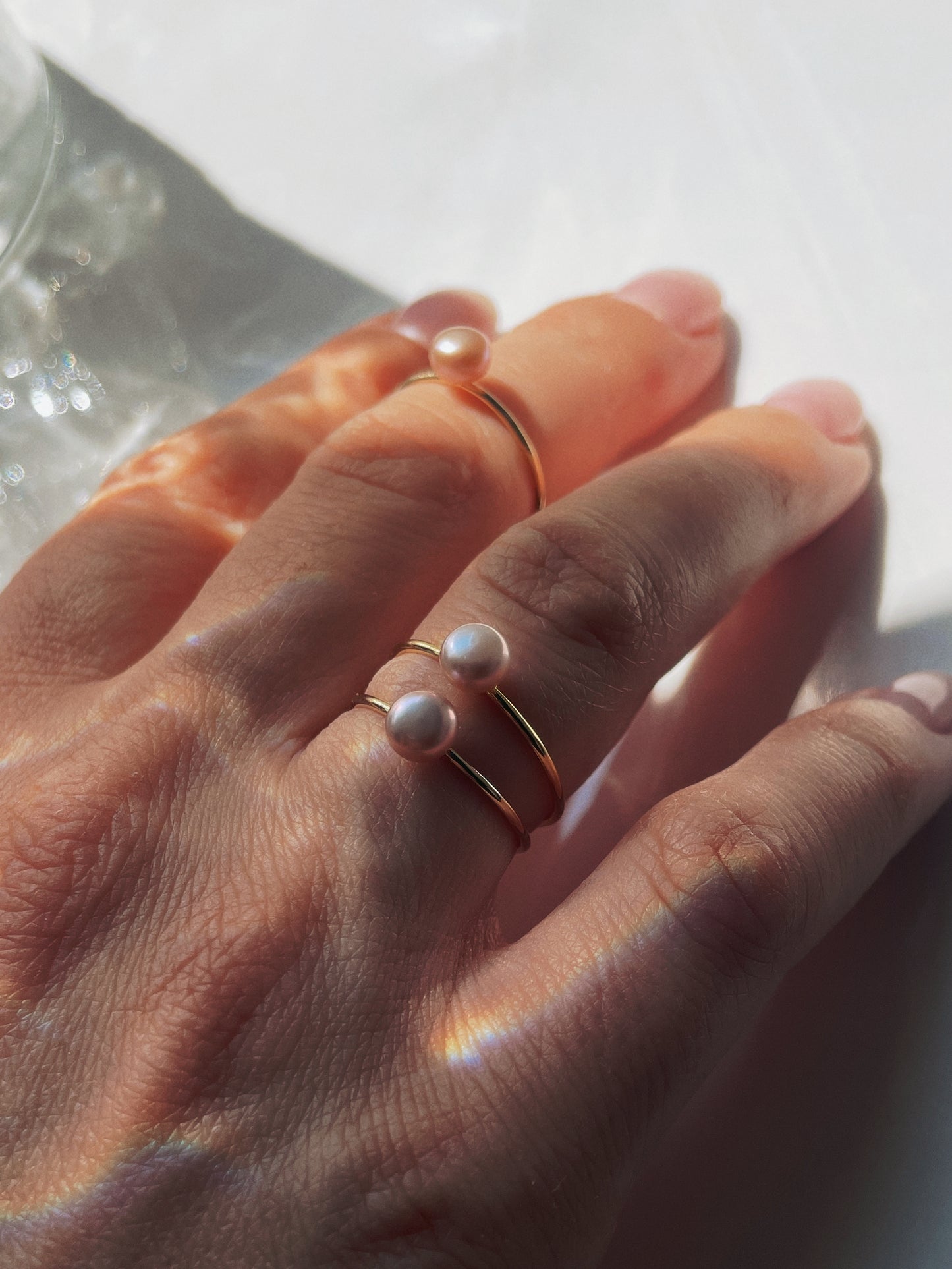 Minimal pearl ring