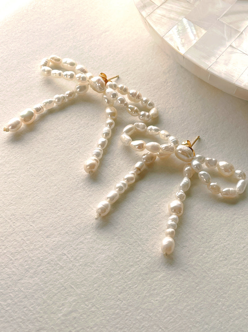 Bow Pearl Earrings
