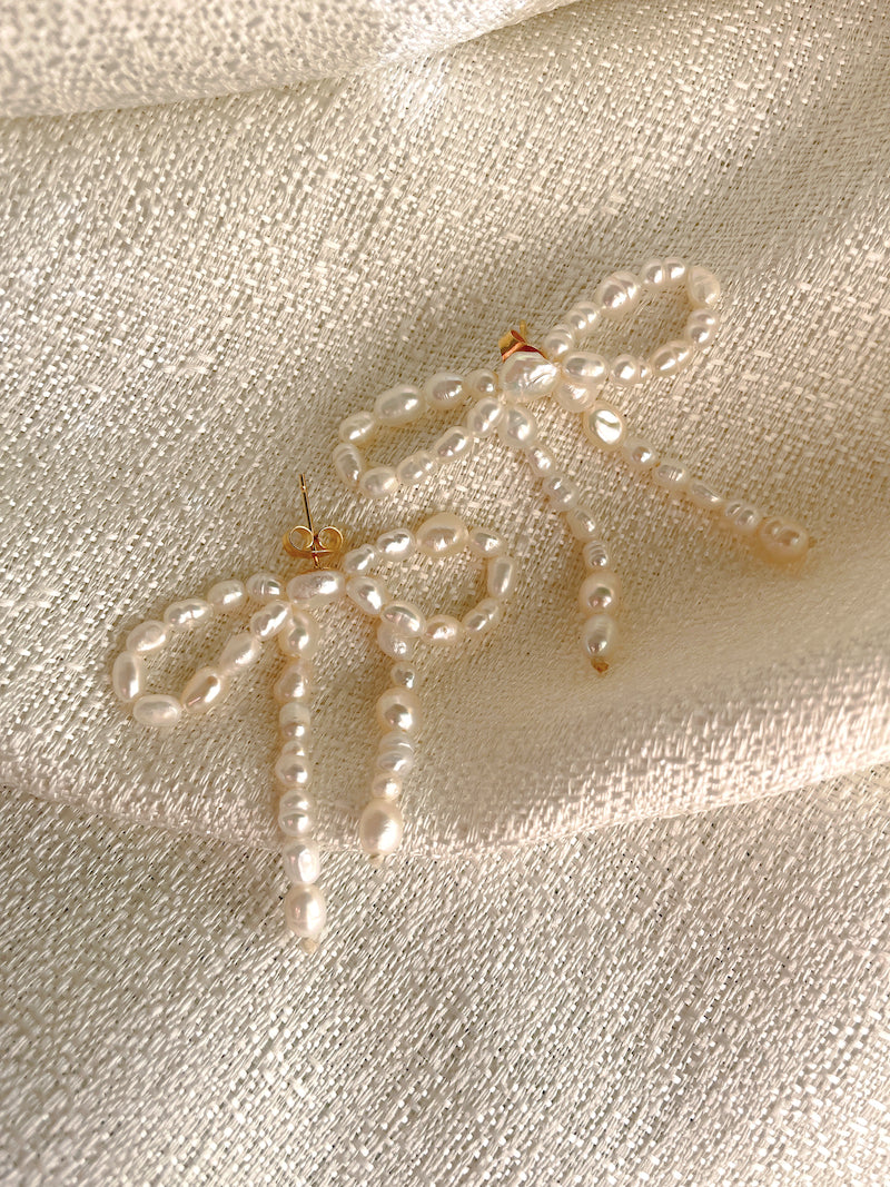 Bow Pearl Earrings