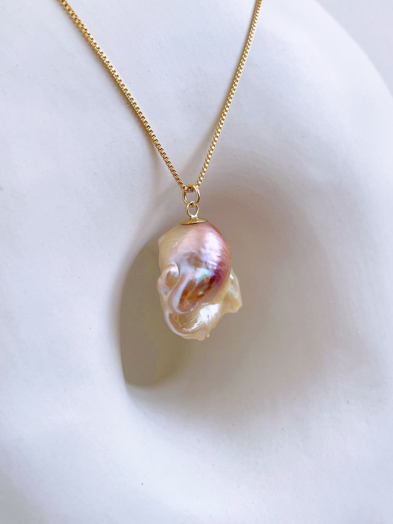 Baroque Minimalist Necklace
