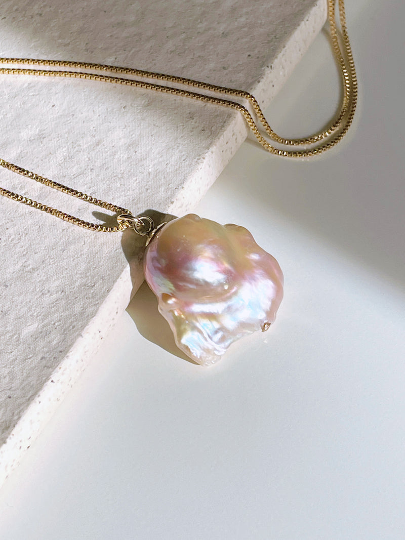 Baroque Minimalist Necklace