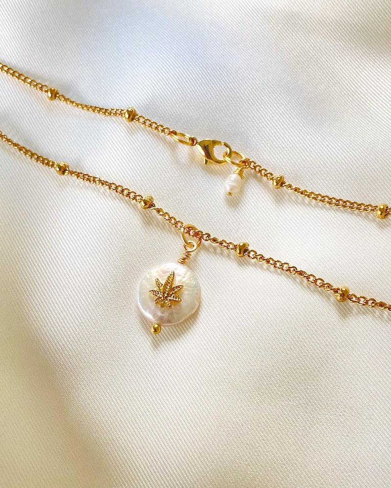 Mini Leaf Pearl Pendant Necklace
