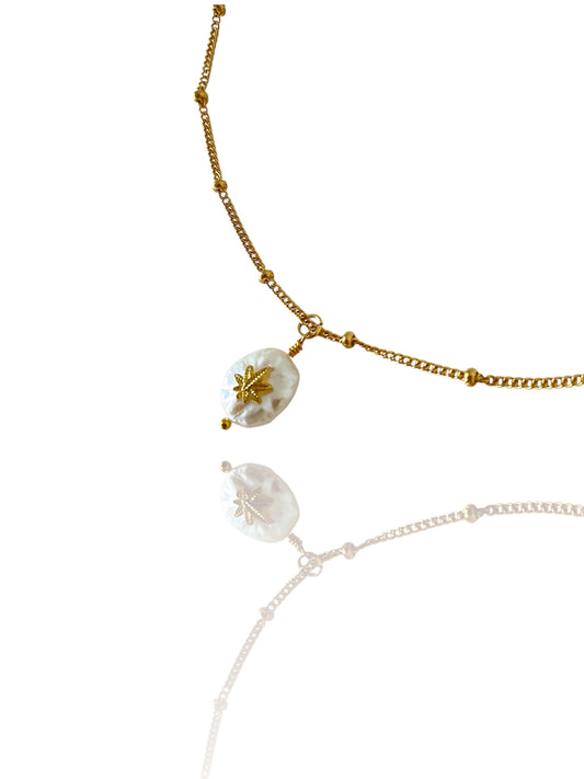 Mini Leaf Pearl Pendant Necklace