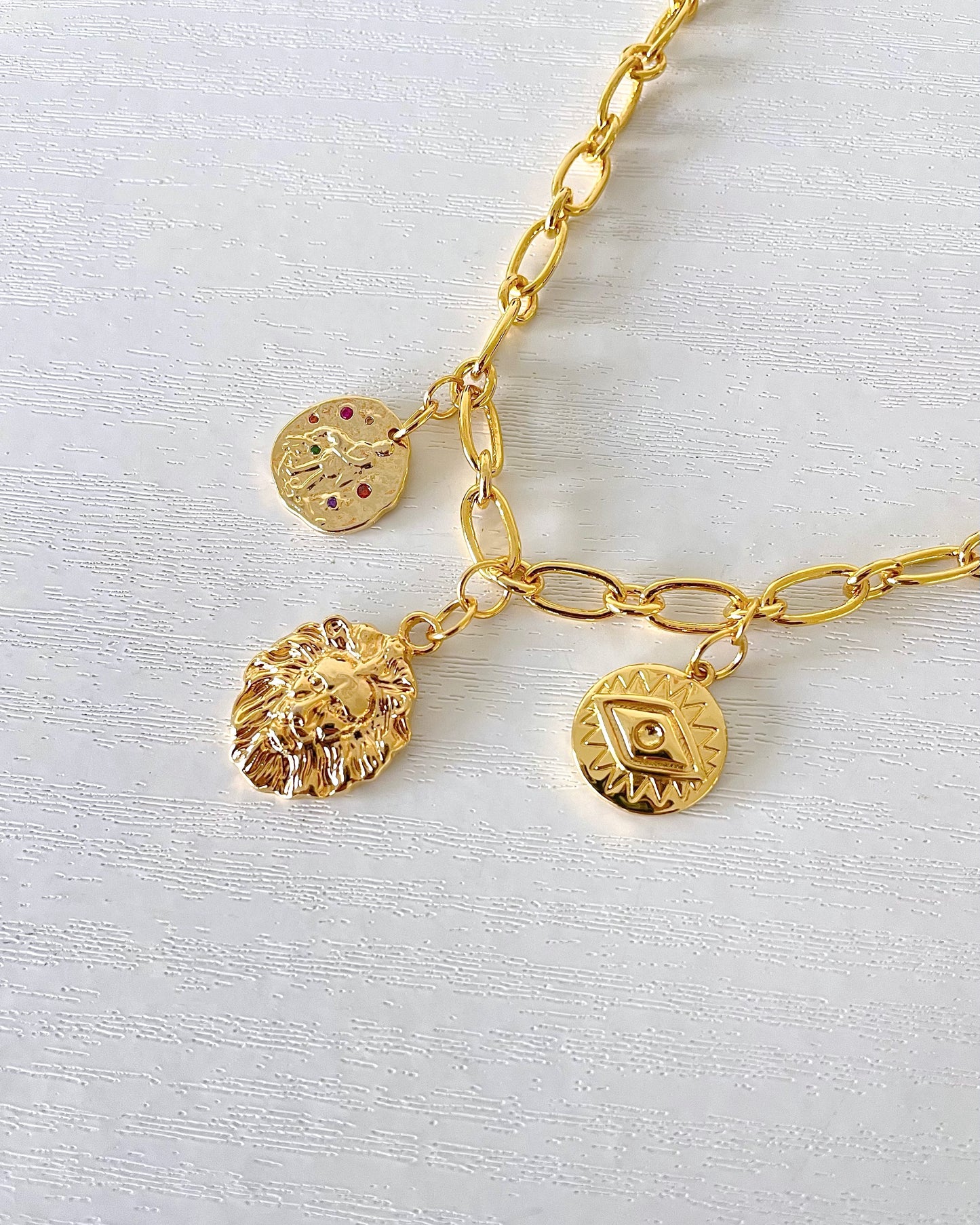 Lion Necklace Gold